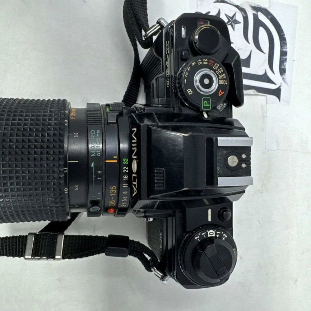 Minolta X700 35mm SLR Film Camera w/ 35-135mm 1:3.5-4.5 Lens And Flash Tested‎